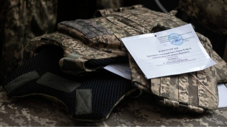 Суд оштрафував постачальника бронежилетів МІЛІКОН ЮА за неякісне екіпірування.