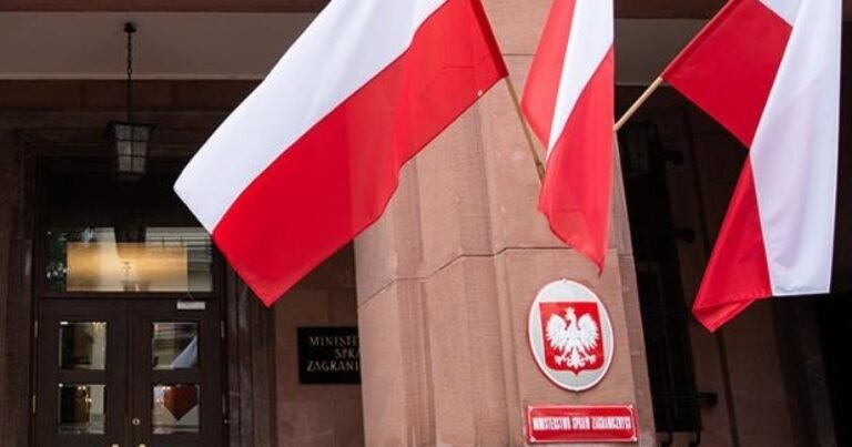 Зеленський намагався вирішити конфлікт з Польщею. Дипломатичний провал. Орден Білого Орла повернувся назад. Скандал навколо УПА загострився.