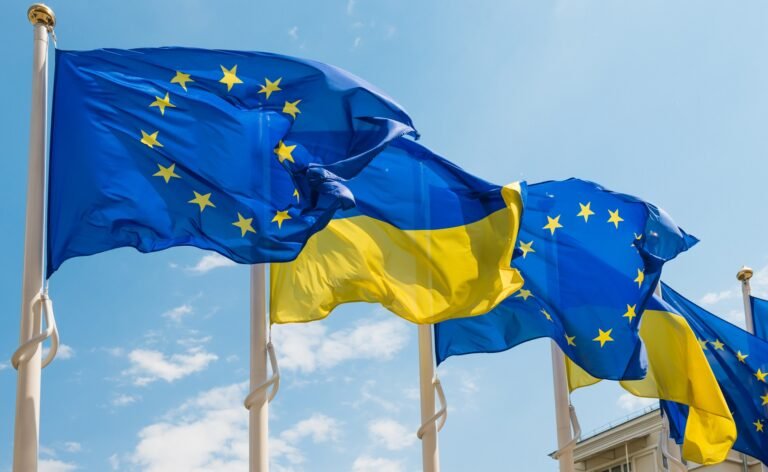 Голова Єврокомісії Урсула фон дер Ляєн: ЄС виділяє мільйони на Чорнобильський саркофаг, обіцяє мільярди на бюджет та зимову підготовку.
