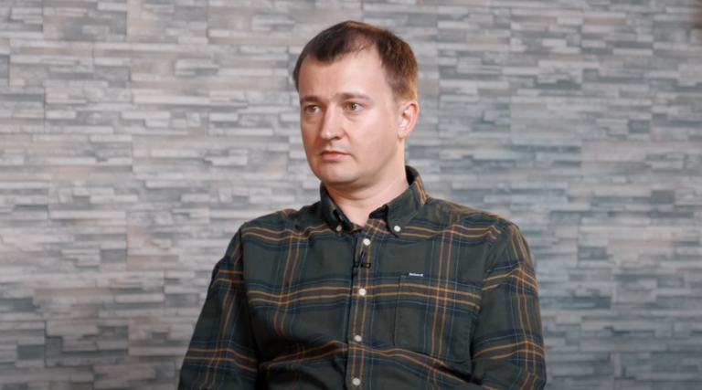 Тарас Чмут обговорює роботизацію війни: бої як у відеогрі. Дефіцит комплексів та брак коштів.