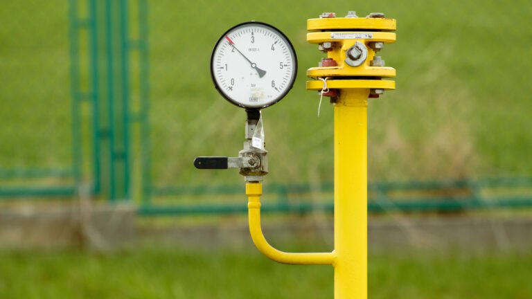 Газові ціни в Європі злетіли після погроз Трампа та складних переговорів США-Іран. Вибух у Катарі, порожні сховища ЄС. Прогнозують нову енергетичну кризу.