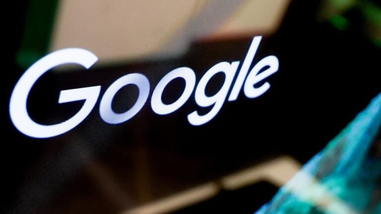 Влада радіє мільярдам від "податку на Google", що поповнили бюджет.