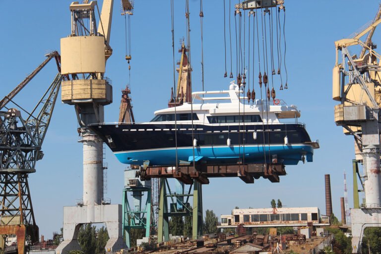 ДП АМПУ замовило два лоцманські катери у "Верф "Чорноморські яхти" за 474 мільйони гривень.