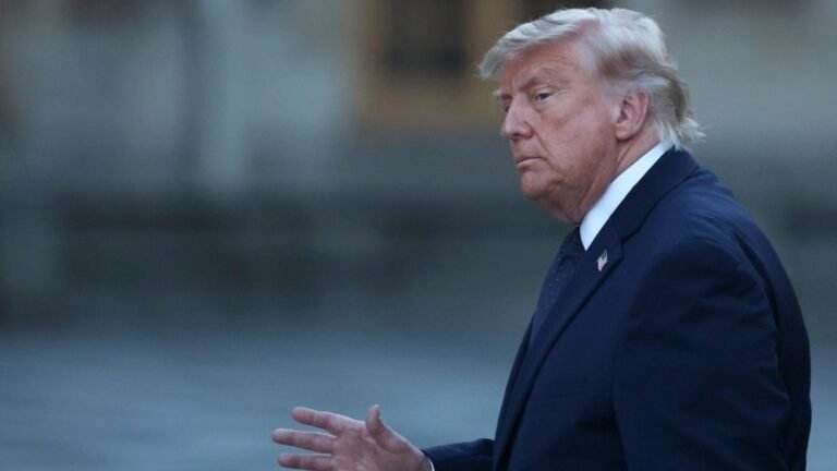 Дональд Трамп обговорює ліцензування зброї для Європи та України.