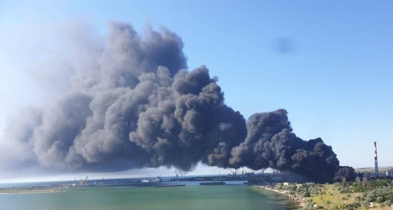 Окупанти запровадили надзвичайну ситуацію в Криму. Гауляйтери скаржаться на світло та економіку після ударів Сил оборони.