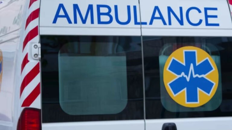 Окупанти цинічно вдарили по кінотеатру в Конотопі, четверо поранених, серед них дитина.