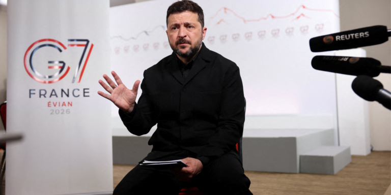 Президент Зеленський запрошує Сі Цзіньпіна зупинити війну, поки Китай відмовляється тиснути на Путіна.