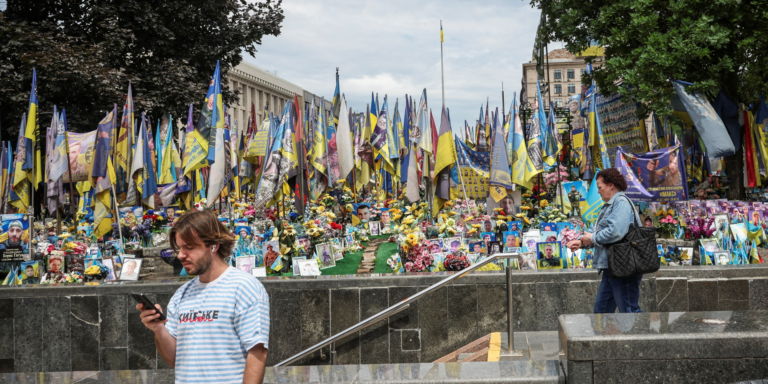 Опитування КМІС щодо перезавантаження української влади та недовіри до президента.