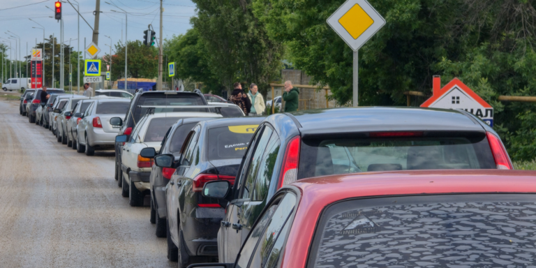 Окупанти в Криму метушаться, логістика на півострові паралізована. Кримський міст блокують для електрокарів.