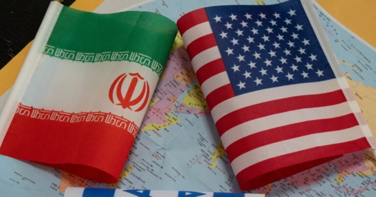 Керівники делегацій Ірану та США, що "домовилися" про дорожню карту в Швейцарії.