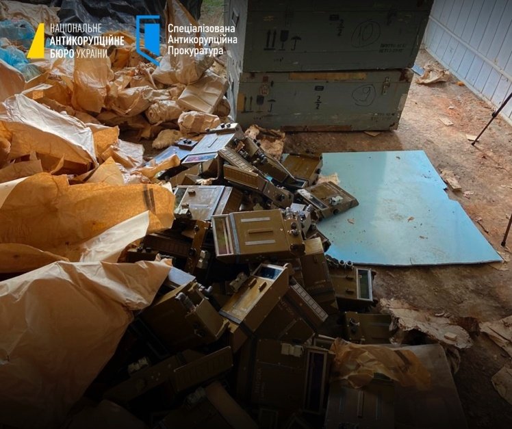 Схема розкрадання військового майна заступником командира: крадіжка запчастин до бронетехніки на 350 мільйонів гривень.