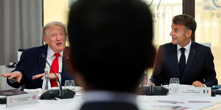 Лідери G7, що обіцяють "посилити тиск" на Росію, обговорюють санкції та ППО для України.