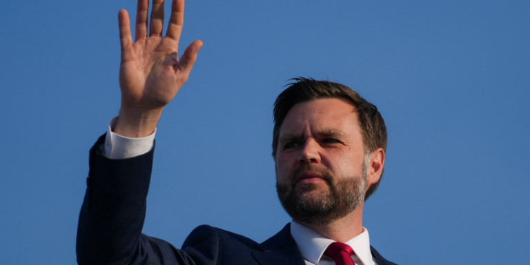 Віцепрезидент США Джей Ді Венс цинічно заявив про перемогу над Іраном, тоді як регіон палає від взаємних ударів.