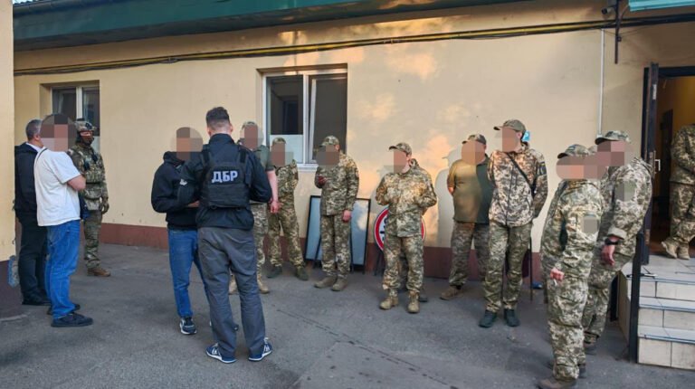 Працівники Одеського ТЦК підозрюються у катуваннях, грабежі та знущаннях. Один з них сам став жертвою в СІЗО.