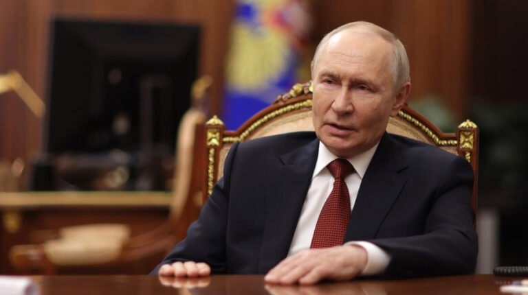 Російський правитель Володимир Путін озвучує "прогрес" своїх військ біля Сум та Куп'янська.