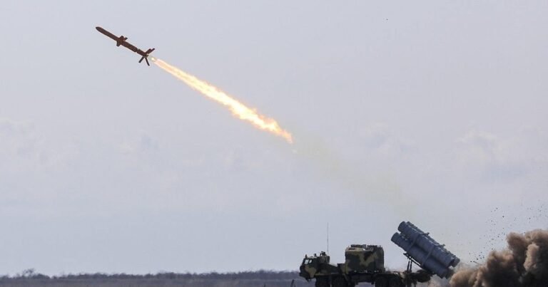 Зображення ракети Нептун-2, створеної європейською MBDA та українським КБ Луч для знищення ворога.