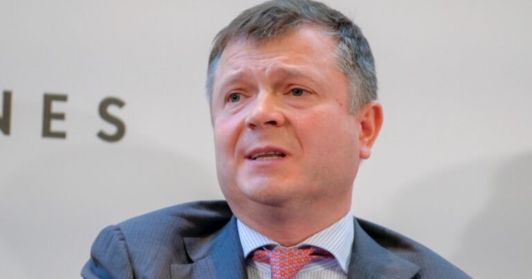 Екснардеп Костянтин Жеваго підозрюється у хабарі суддям Верховного суду на $2,7 млн. Справу скерували до суду.