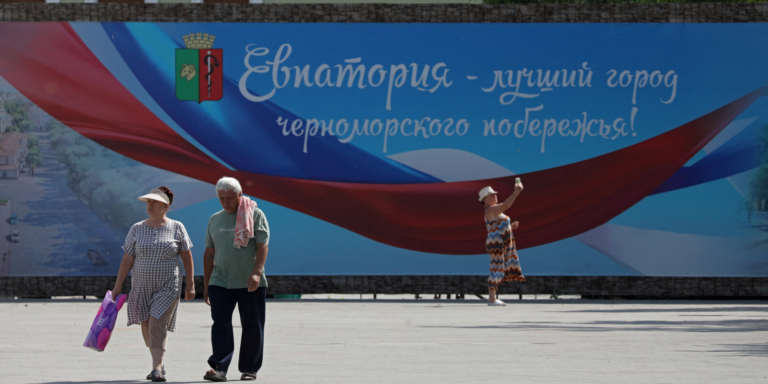 Окупований Крим, де логістика вщент, паливо зникло, а паніка серед росіян наростає.
