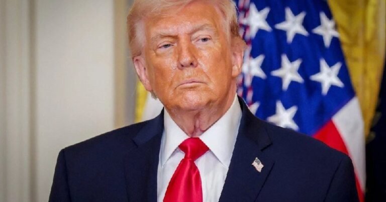 Президент США Дональд Трамп погрожує Ірану знищенням ядерного об'єкта під горою Пікакс, якщо переговори не дадуть результату.