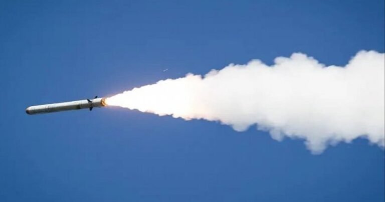 Міністр Сибіга вимагає реакції на ракету РФ, що порушила простір НАТО.