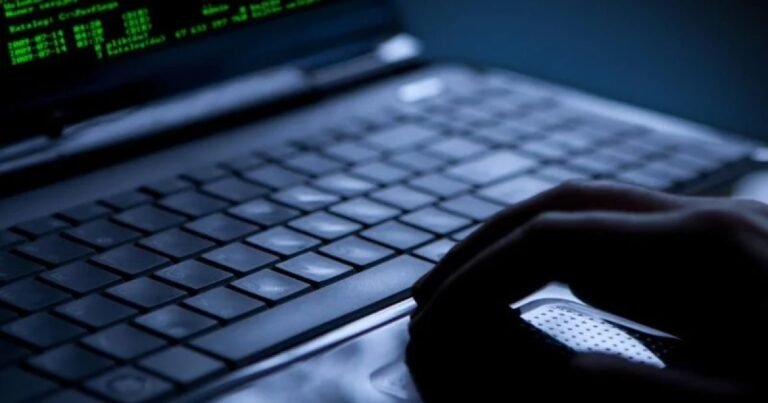 Російські хакери зламали пошти британських чиновників та дипломатів.