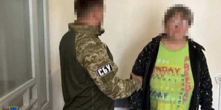 Агентка ФСБ, що збирала дані ЗСУ та готувала теракт, спіймана СБУ на Хмельниччині.