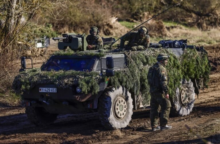 Генерал-майор Андреас Генне розповідає про посилення армії Німеччини для захисту об'єктів.