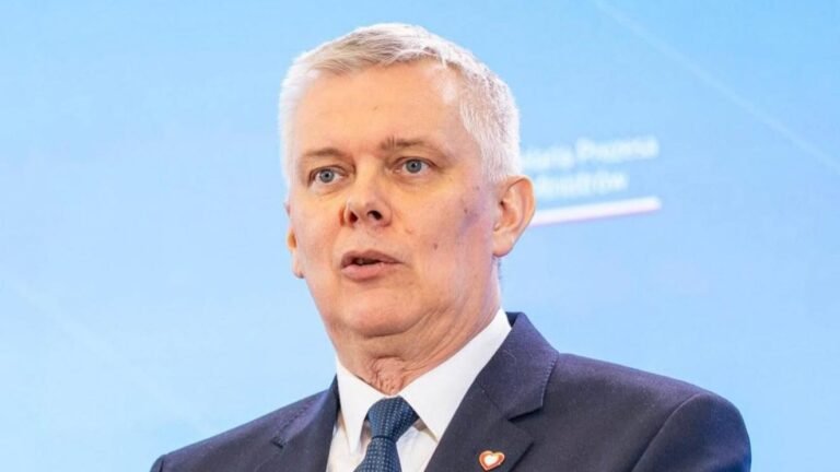 Міністр Томаш Семоняк про російську гібридну загрозу розбрату між Польщею та Україною, що впливає на біженців.