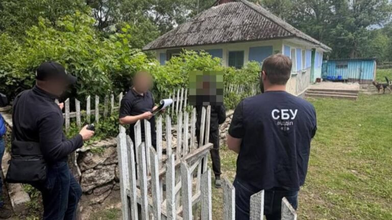 Чиновники та бізнесмени розікрали мільйони на енергетичних тендерах, поки країна мерзла.