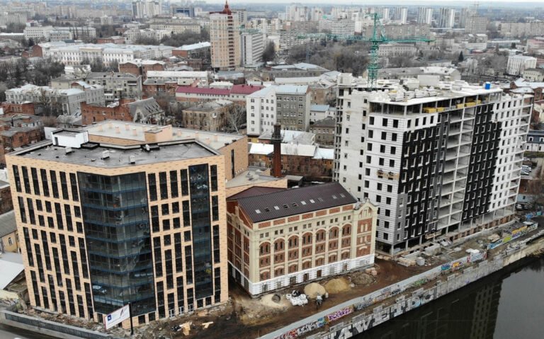Олександр Сухачов, брат директора ДБР, та його 143 квартири, отримані за ціною смартфона, які суд заборонив розголошувати.