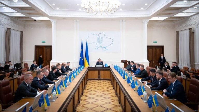 Уряд розділив міністерства: нові відомства та чиновники. Звичний цирк триває.
