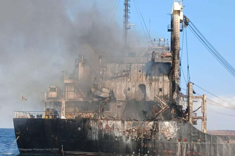 Росіяни вбили 10 цивільних на судні з кукурудзою під прапором Гвінея-Бісау. Агресор ріже логістику.