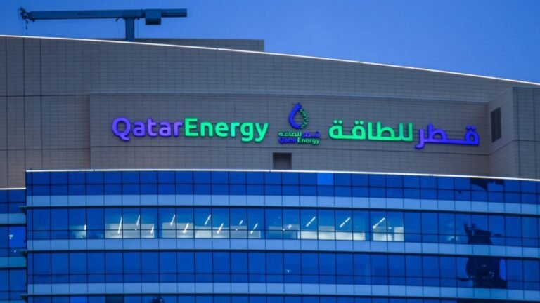 Покупці вимагають знижок на газ від Катару та ОАЕ через війну та високі страхові витрати, які впливають на ринок LNG.