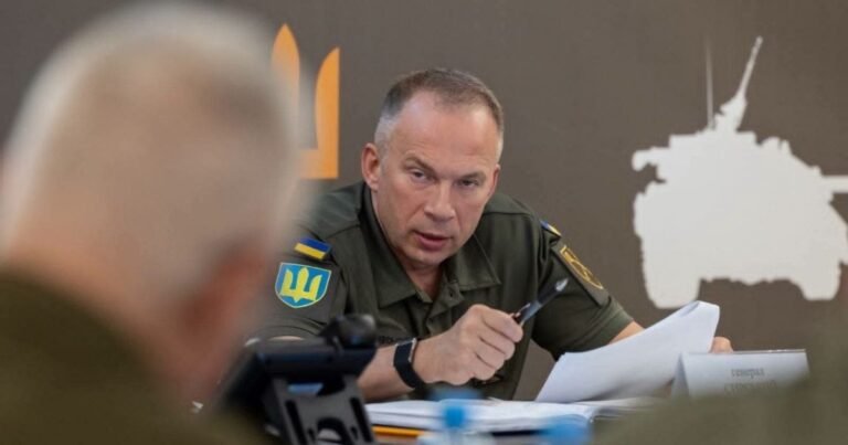 Головнокомандувач Сирський озвучив шокуючі збитки росіян. Мільярди доларів, сотні тисяч атак, скорочення фронту.
