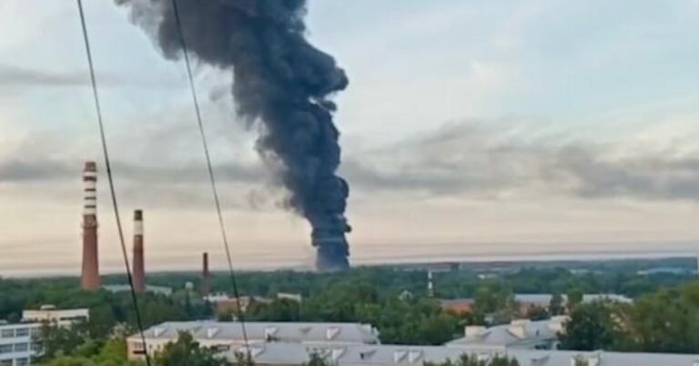 Ворожа інфраструктура горить. Удари по нафтобазі Москви, логістиці. Танкери, судна флоту РФ, електропідстанції та ППО вражені.