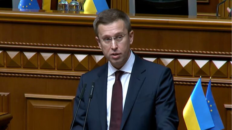 Прем'єр-міністр Сергій Корецький прогнозує складну зиму та обіцяє згуртуватися заради людей.