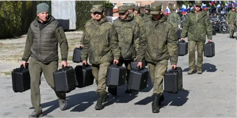 Диктатор Путін посилить мобілізацію. Зеленський попереджає про великі втрати та проблеми.