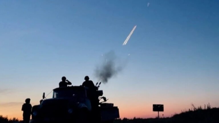 Окупанти атакували Україну ракетами та дронами, ППО збила більшість. Є влучання.