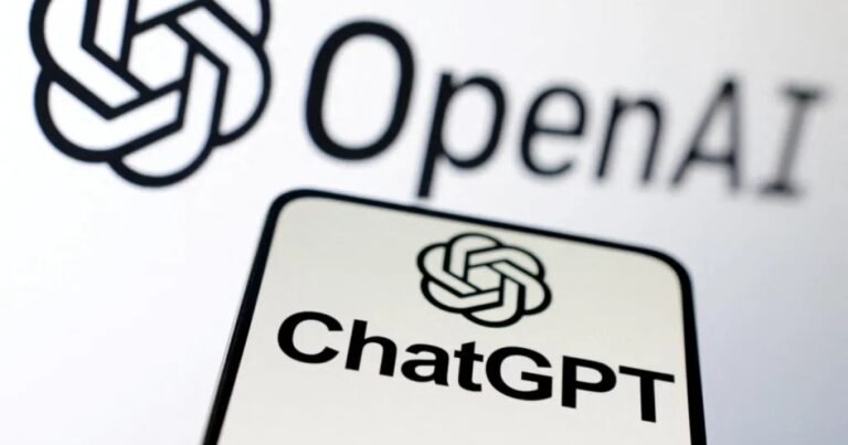 Сем Альтман, гендиректор OpenAI, на тлі урядових будівель, символізуючи угоду про 5% акцій для США.