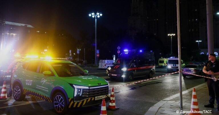 Вибух у московському ресторані під час генеральського бенкету із загиблими та пораненими.