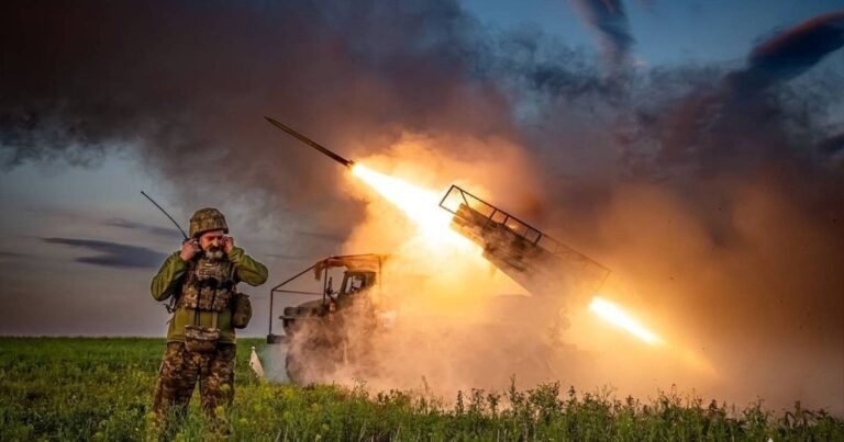 Українські військові відбивають атаки окупантів, знищуючи техніку та особовий склад на Сході