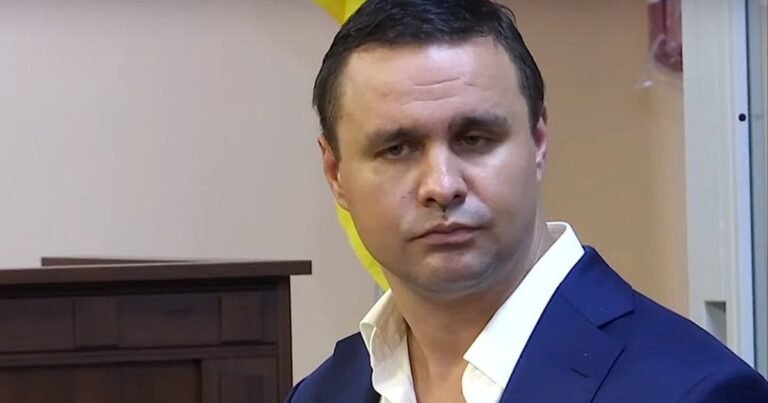 Екснардеп Максим Микитась у суді, де йому обирають запобіжний захід у справі "Форест Гамп".