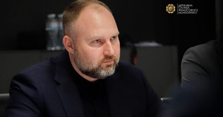 Голова Держфінмоніторингу Філіп Пронін на тлі незаконних відстрочок від мобілізації.