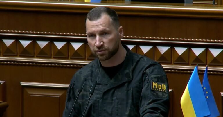 Міністр оборони Євгеній Хмара про дефіцит фінансування оборони.
