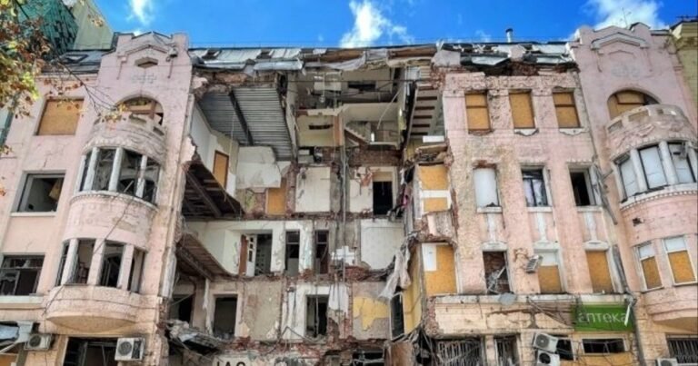 Окупанти конфіскують нерухомість українців на захоплених землях для передачі росіянам.