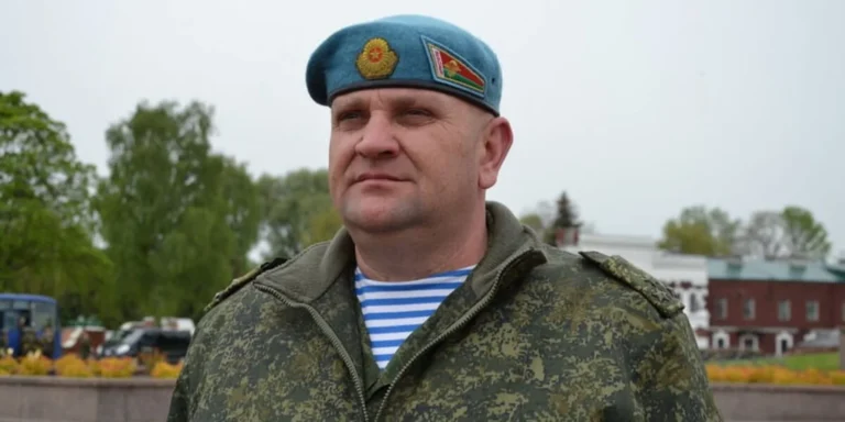 Олександр Ільюкевич про формування білоруської десантно-штурмової бригади поблизу українського кордону.