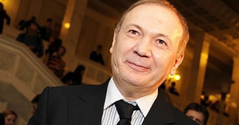 Президент Зеленський ввів санкції проти російського ВПК, «Русалу», чиновників та творців «Маші та Ведмедя».