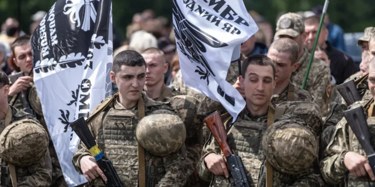 Президент Зеленський розширив права засуджених на службі, нові пільги та можливості для адаптації
