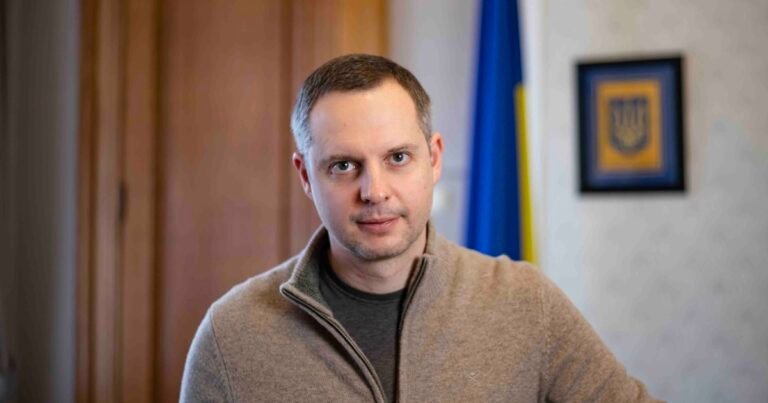 Ексзаступник голови Офісу президента Ростислав Шурма під спецрозслідуванням через збитки у 141,3 мільйона гривень від "зелених" схем.