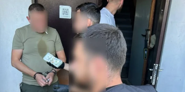 Керівник Миколаївського ТЦК, затриманий за хабар $15 тис. за ухилення від мобілізації, на тлі корупційних схем.